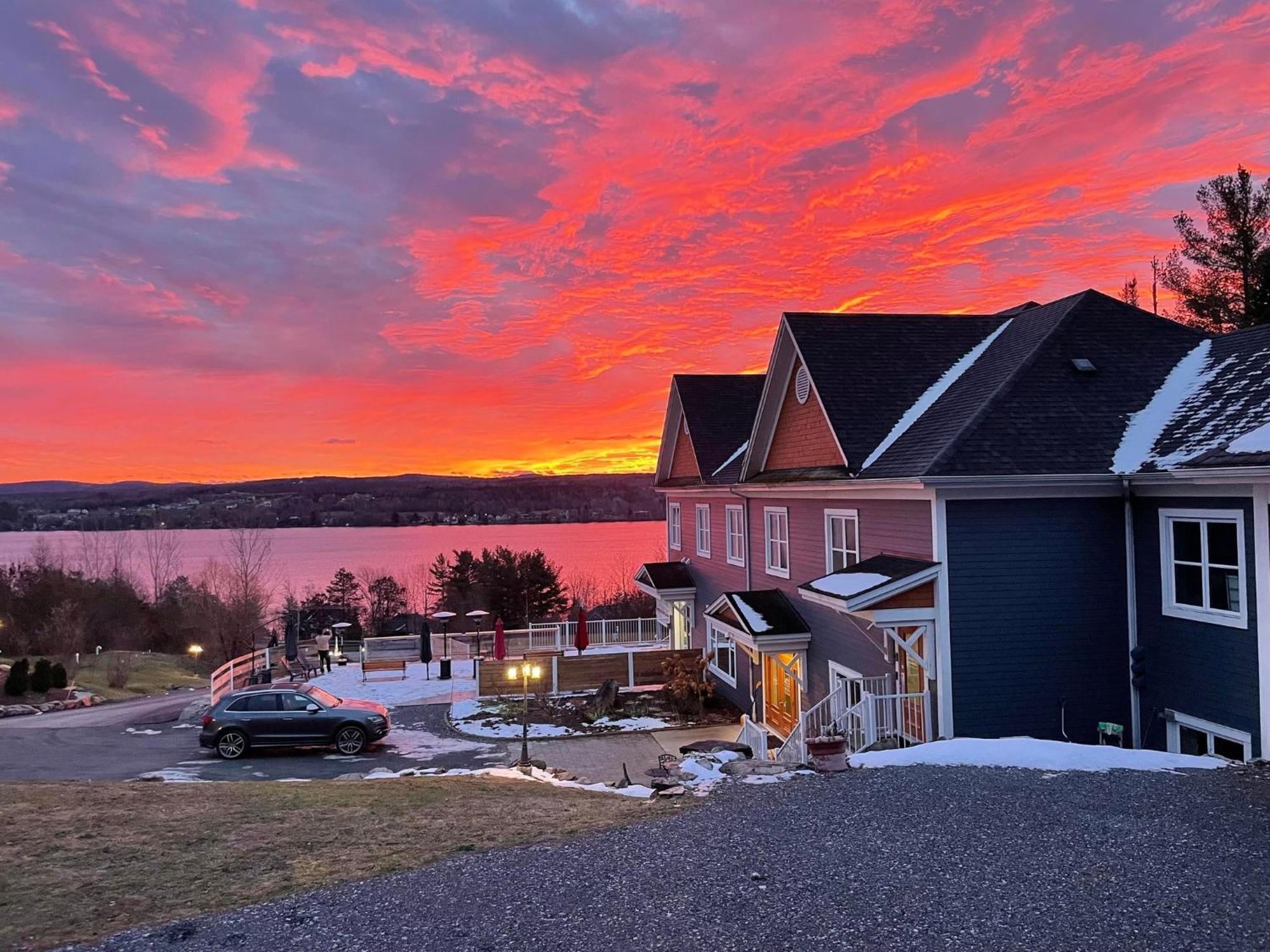 Au Sommet Du Lac Magog Exterior foto